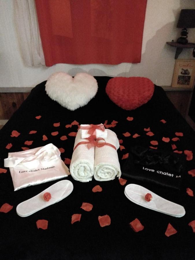 Le Love Chalet Des Alpes Guillestre Exterior foto